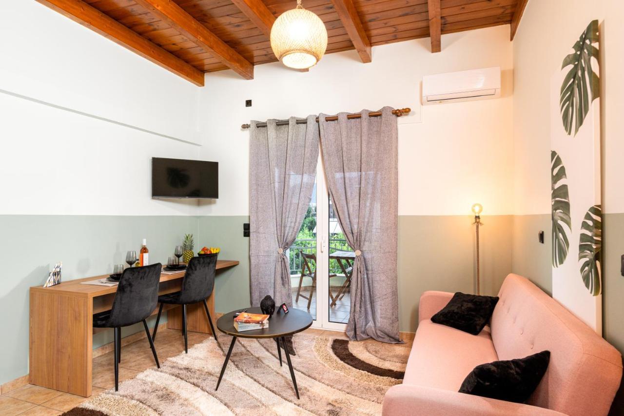 Eagle'S Nest City Apartments Aigio Dış mekan fotoğraf